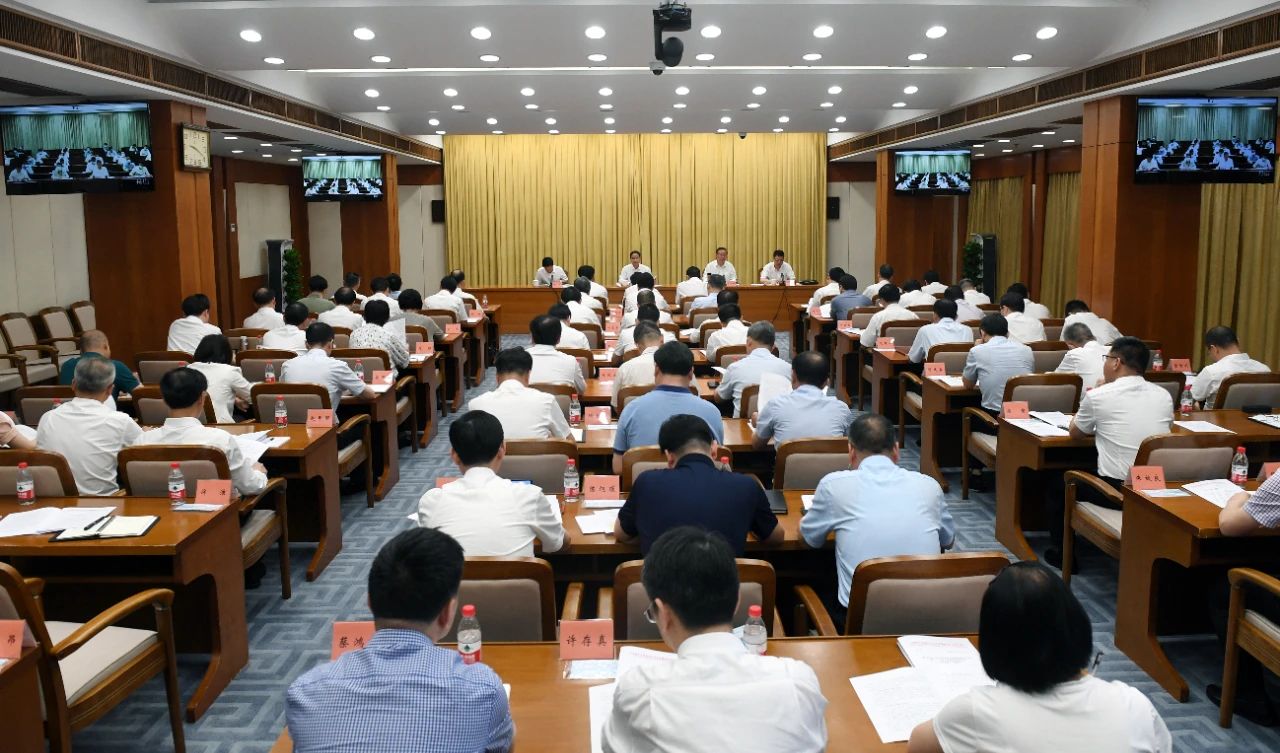 全省政法队伍教育整顿推进会召开